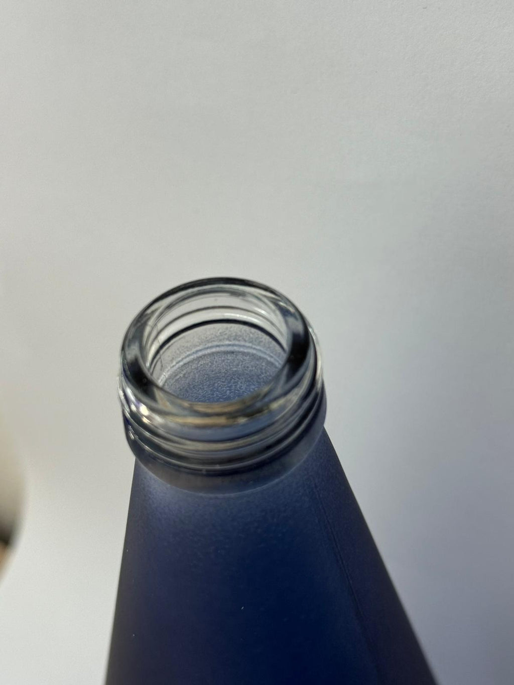 Bottiglia 750ml in vetro satinato blu per acqua Ho.Re.Ca. - Confezione da 20 pz